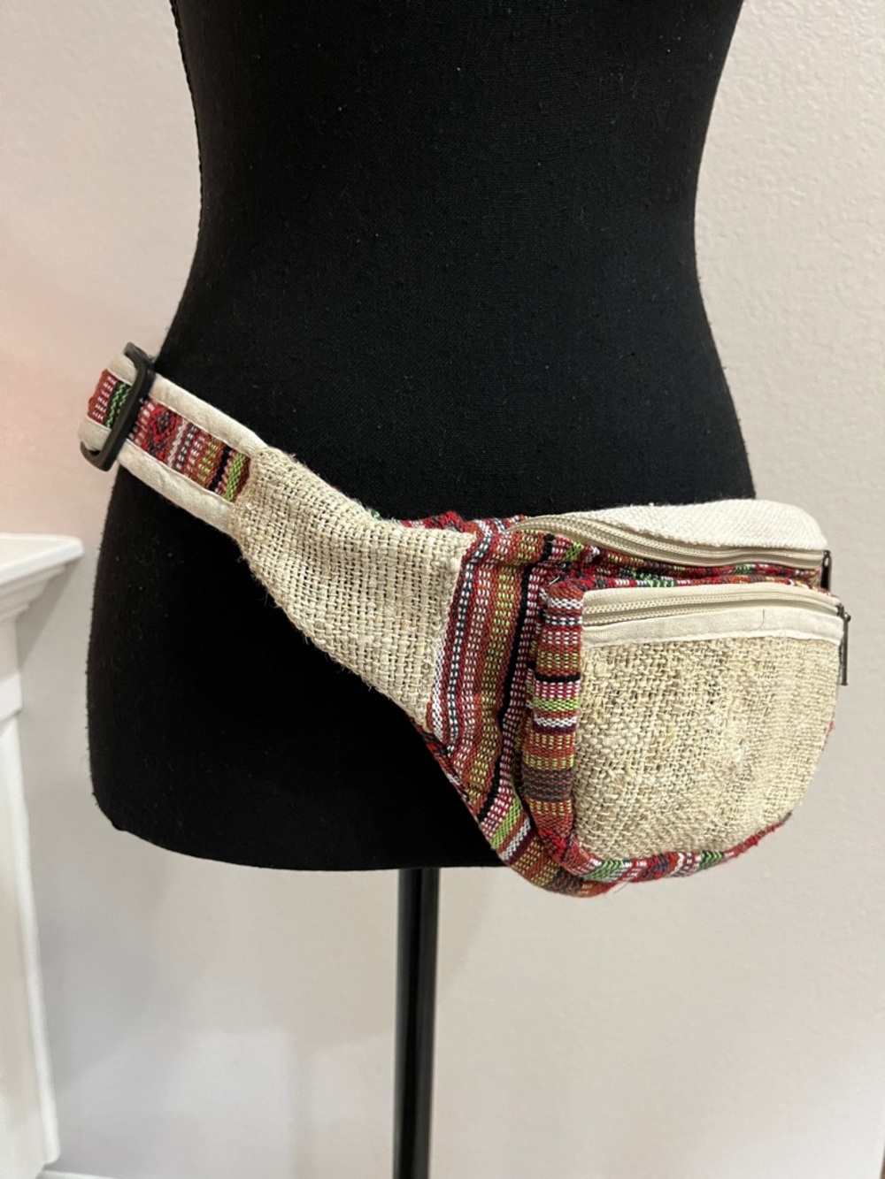 Beautiful Neutral Woven Belt Bag with Red Accent Stripe Fanny Pack Bohemian Chic - Picture 3 of 10